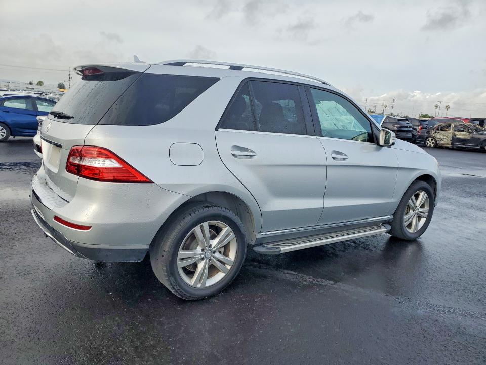 Photo 3 from auction – 2015 MERCEDES-BENZ ML with VIN 4JGDA5JB3FA512460