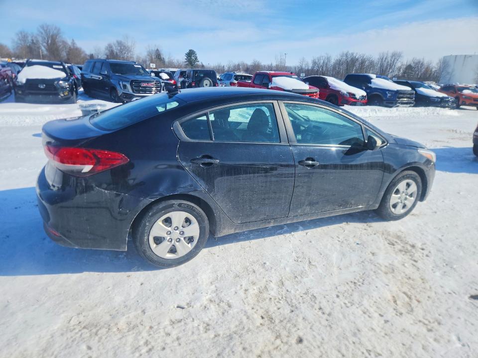Photo 3 from auction – 2018 KIA FORTE with VIN 3KPFK4A7XJE274595