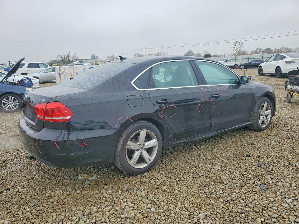Photo 3 from auction – 2015 VOLKSWAGEN PASSAT with VIN 1VWBT7A36FC023594
