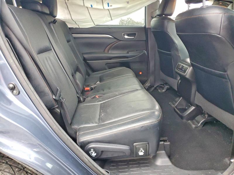 Photo 11 from auction – 2017 TOYOTA HIGHLANDER with VIN 5TDDZRFH5HS388778