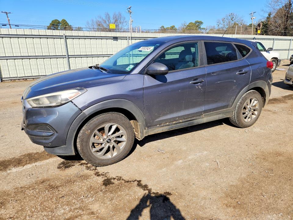 HYUNDAI TUCSON SE 2017 with VIN KM8J23A44HU409149 - Photo from auction