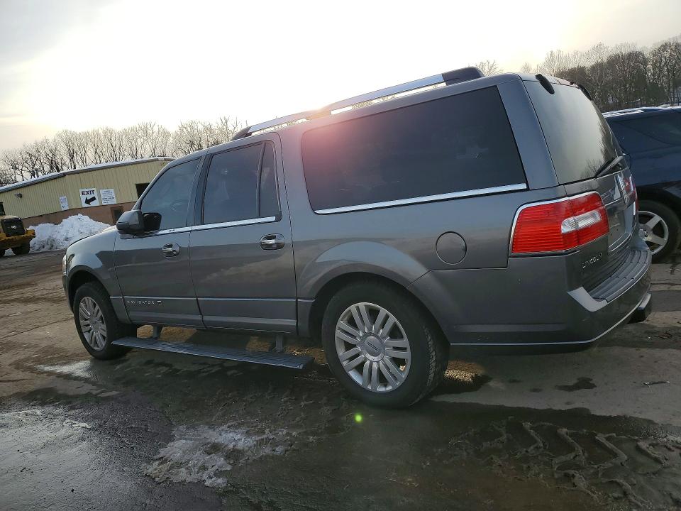 Foto 2 de la subasta – 2012 LINCOLN NAVIGATOR con VIN 5LMJJ3J54CEL06082
