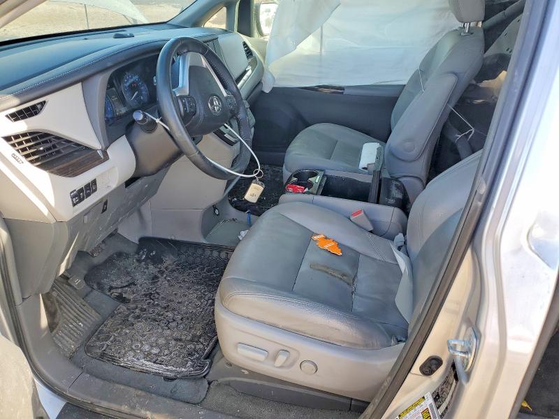 صورة رقم 7 من المزاد - 2017 TOYOTA SIENNA XLE مع VIN 5TDDZ3DC0HS179355