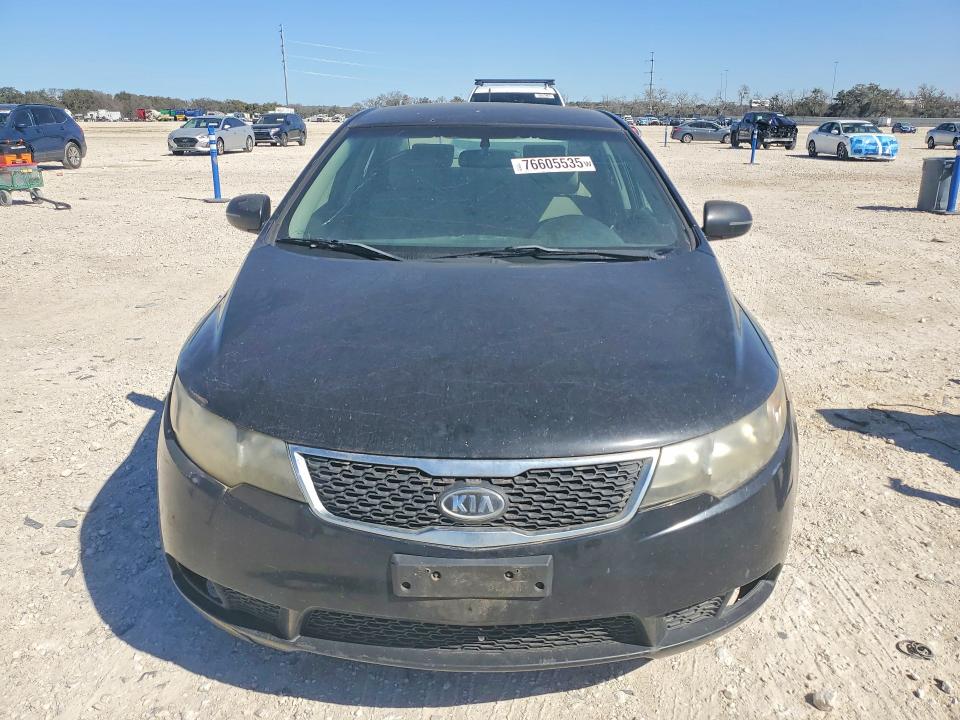 Photo 5 from auction – 2013 KIA FORTE EX with VIN KNAFU4A26D5683995
