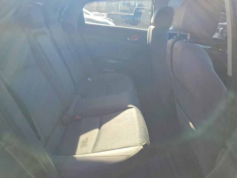 Photo 10 from auction – 2018 HONDA CIVIC EX with VIN 2HGFC2F73JH566864