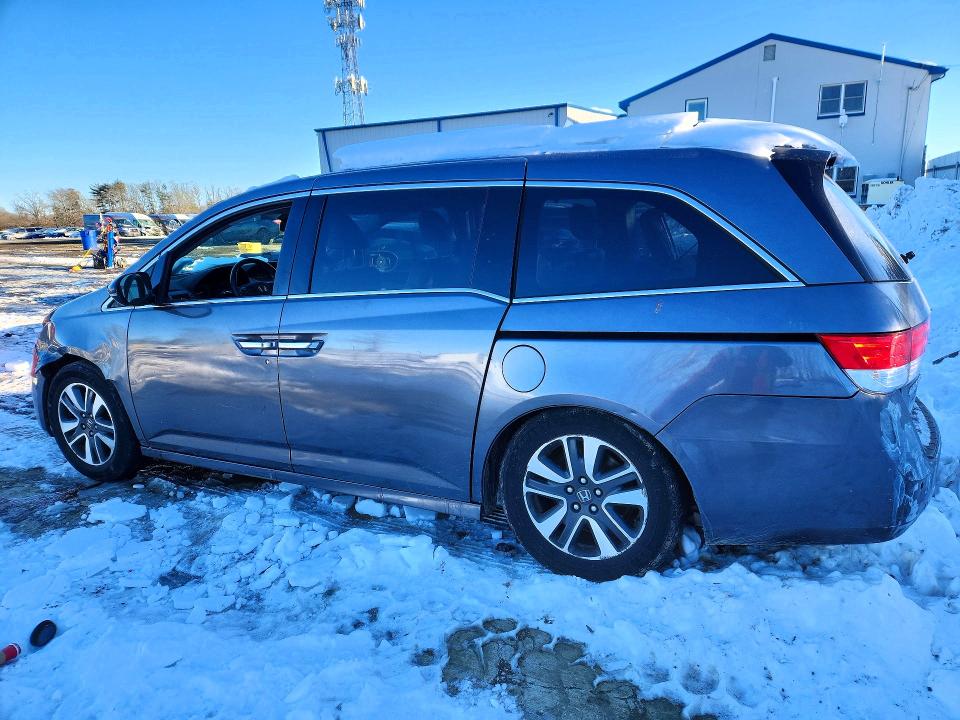 Photo 2 from auction – 2014 HONDA ODYSSEY TO with VIN 5FNRL5H96EB022480