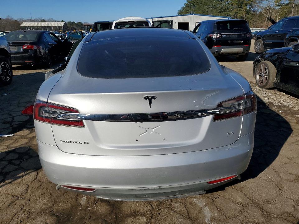 Photo 6 from auction – 2014 TESLA MODEL S with VIN 5YJSA1H15EFP50592