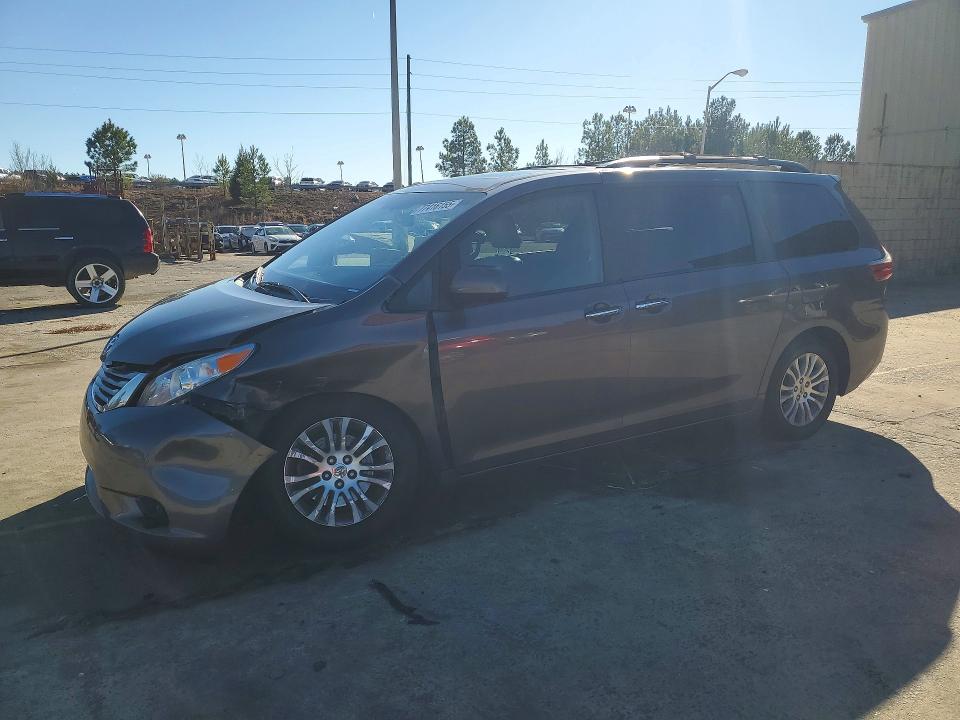 TOYOTA SIENNA 2015 with VIN 5TDYK3DC6FS566169 - Photo from auction