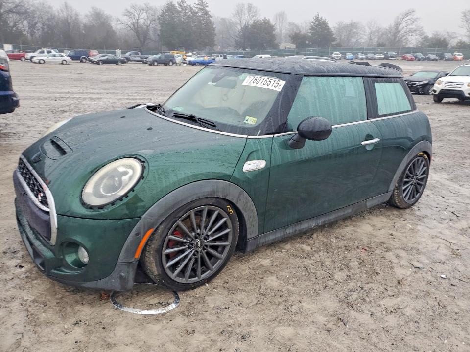 MINI COOPER S 2015 with VIN WMWXP7C54F2C60229 - Photo from auction