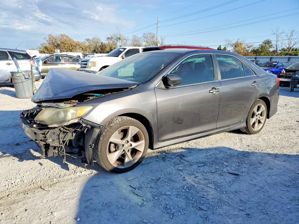 TOYOTA CAMRY 2014 с VIN 4T1BF1FK3EU337103 - Фото с аукциона