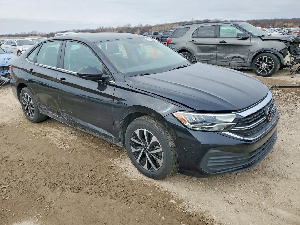 Photo 4 from auction – 2023 VOLKSWAGEN JETTA with VIN 3VW5M7BU7PM045203