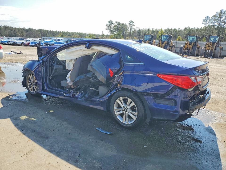 Photo 2 from auction – 2014 HYUNDAI SONATA GLS with VIN 5NPEB4AC3EH931568
