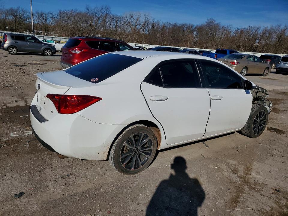Photo 3 from auction – 2017 TOYOTA COROLLA with VIN 5YFBURHE4HP677684