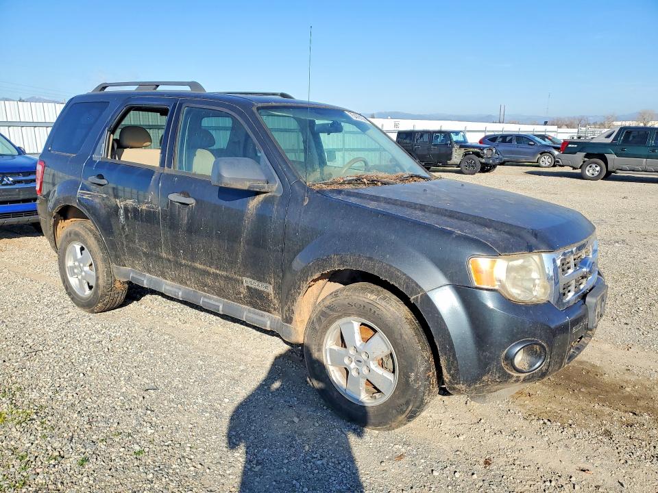 Photo 4 from auction – 2008 FORD ESCAPE XLT with VIN 1FMCU03Z98KC64714