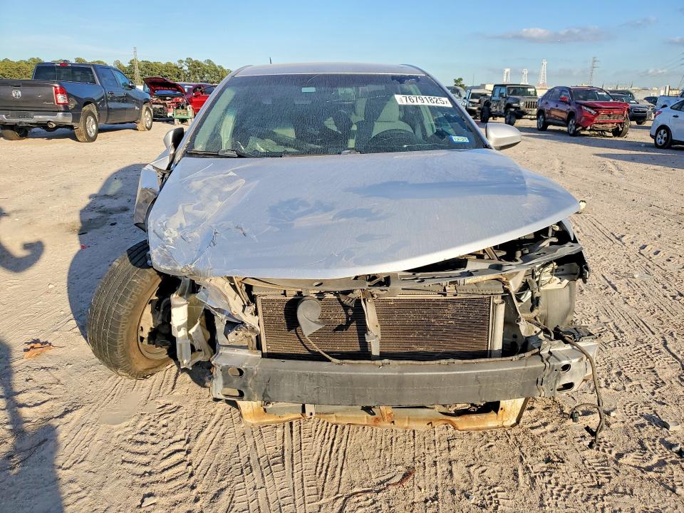 Photo 5 from auction – 2014 TOYOTA CAMRY with VIN 4T4BF1FK2ER419622