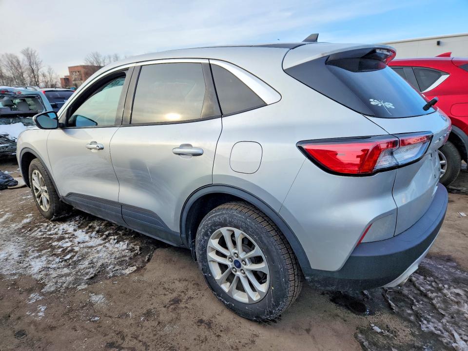 Photo 2 from auction – 2020 FORD ESCAPE SE with VIN 1FMCU9G6XLUA04548