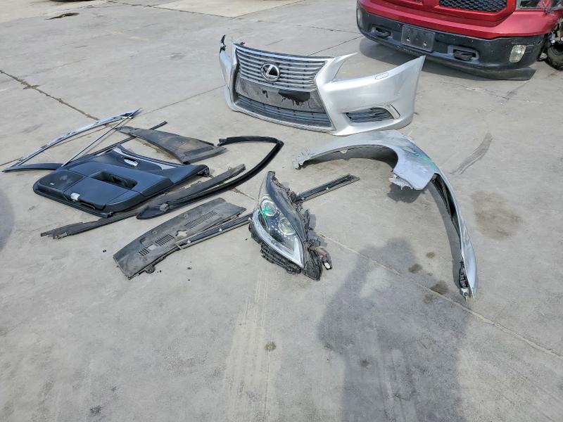 Photo 12 from auction – 2014 LEXUS LS with VIN JTHBL5EF5E5132626