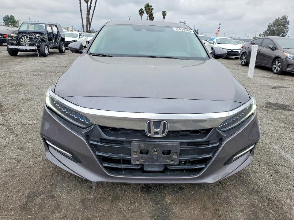 Photo 5 from auction – 2018 HONDA ACCORD with VIN 1HGCV3F90JA016248