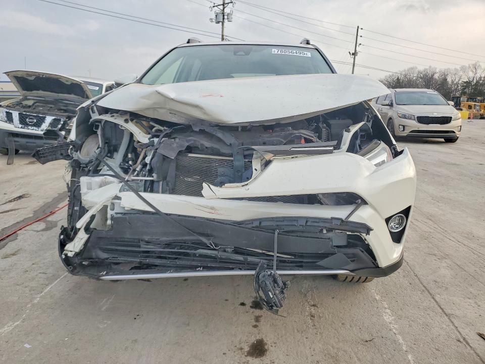 Photo 5 from auction – 2018 TOYOTA RAV4 with VIN JTMYFREV4JJ203155