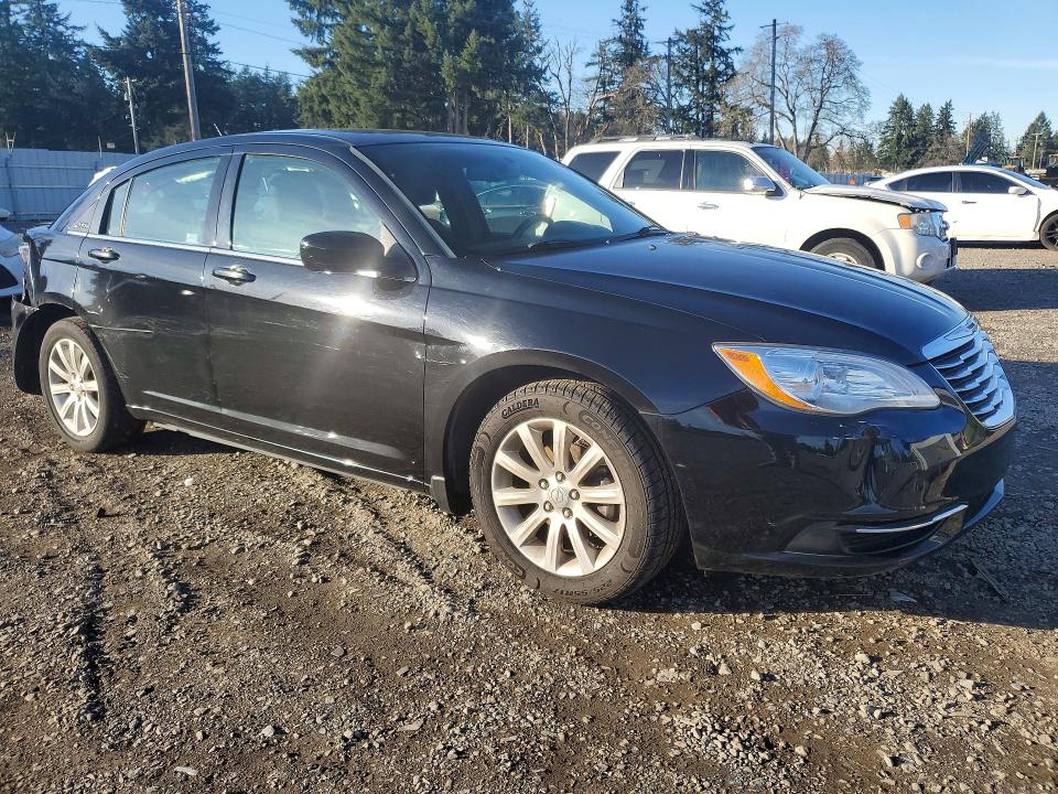 Photo 4 from auction – 2014 CHRYSLER 200 TOURIN with VIN 1C3CCBBB4EN184971