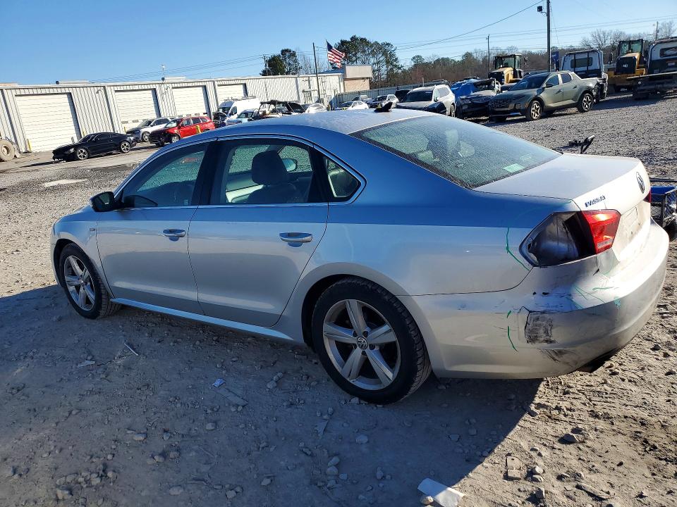 Photo 2 from auction – 2015 VOLKSWAGEN PASSAT with VIN 1VWAT7A35FC115422