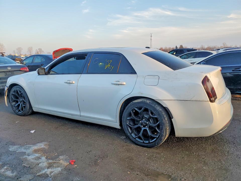 Photo 2 from auction – 2015 CHRYSLER 300 with VIN 2C3CCABG9FH832790