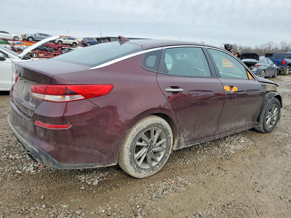 Photo 3 from auction – 2019 KIA OPTIMA with VIN 5XXGT4L38KG345037