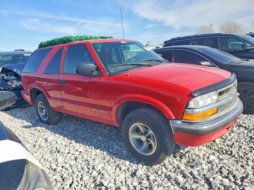 Photo 4 from auction – 2001 CHEVROLET BLAZER with VIN 1GNCS18WX1K201729