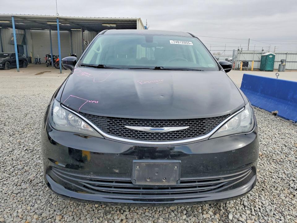 Photo 5 from auction – 2017 CHRYSLER PACIFICA with VIN 2C4RC1DG8HR552133