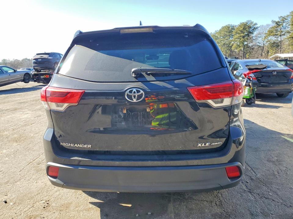 Photo 6 from auction – 2019 TOYOTA HIGHLANDER with VIN 5TDJZRFH8KS601345