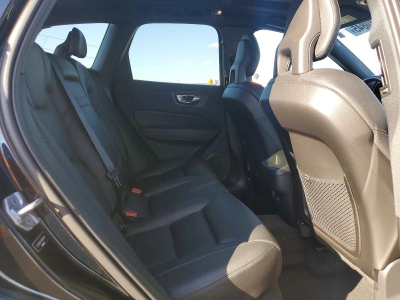 Photo 11 from auction – 2018 VOLVO XC60 with VIN LYV102RK1JB096598