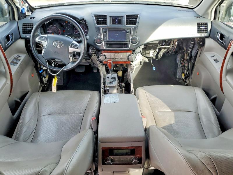 Photo 8 from auction – 2013 TOYOTA HIGHLANDER with VIN 5TDDK3EHXDS260906