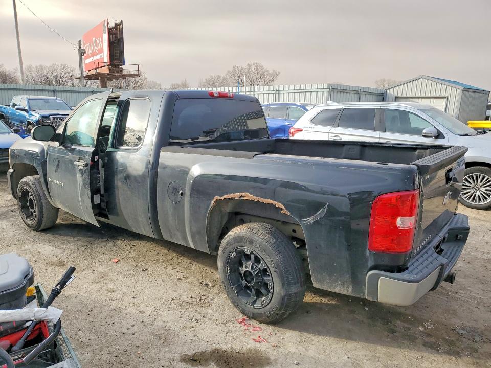 Photo 2 from auction – 2007 CHEVROLET SILVERADO with VIN 1GCEC19C87Z601713