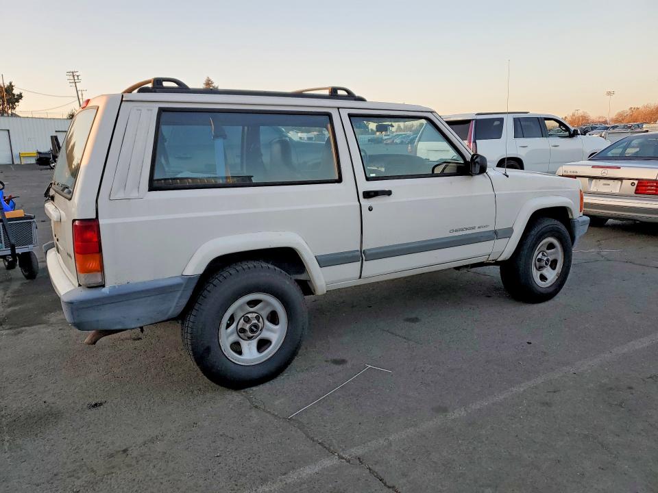 Photo 3 from auction – 2001 JEEP CHEROKEE S with VIN 1J4FT47S91L572520