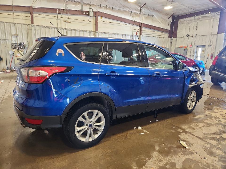 Foto 3 de la subasta – 2017 FORD ESCAPE con VIN 1FMCU9GD2HUE83778