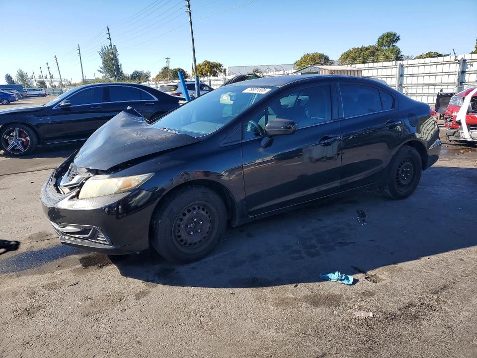 HONDA CIVIC LX 2015 مع رقم تعريف المركبة 19XFB2F54FE051214 - صورة من المزاد