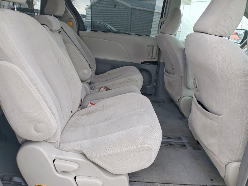 Photo 11 from auction – 2011 TOYOTA SIENNA with VIN 5TDKK3DC2BS116034
