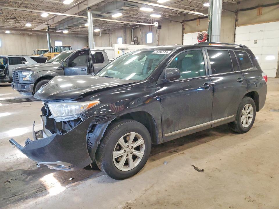 TOYOTA HIGHLANDER 2013 z numerem VIN 5TDBK3EH5DS257371 - Zdjęcie z aukcji
