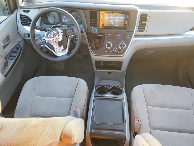 Photo 8 from auction – 2017 TOYOTA SIENNA LE with VIN 5TDKZ3DC3HS821719
