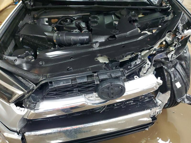Photo 12 from auction – 2014 TOYOTA 4RUNNER SR with VIN JTEBU5JR3E5195766