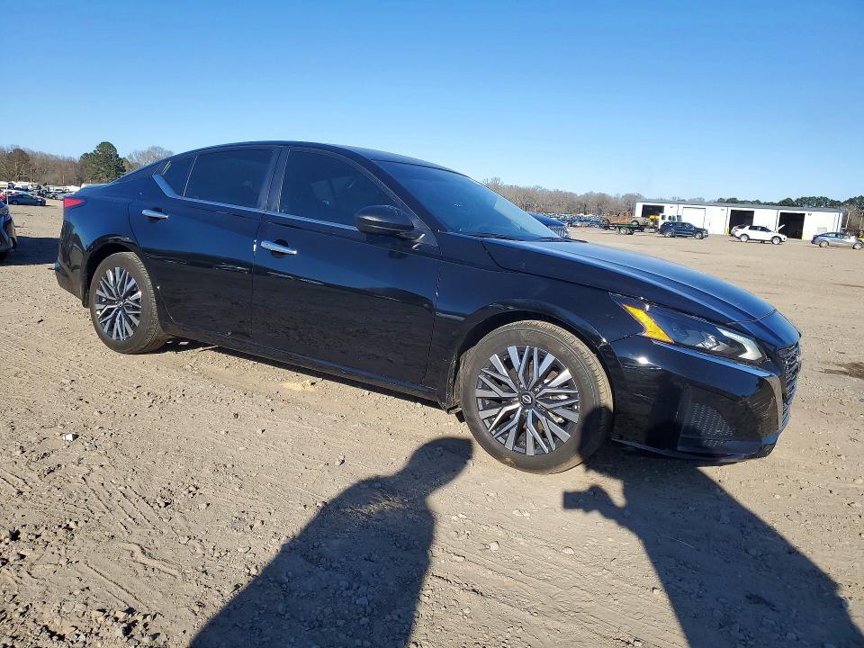 Photo 4 from auction – 2025 NISS ALTIMA with VIN 1N4BL4DV5SN315451