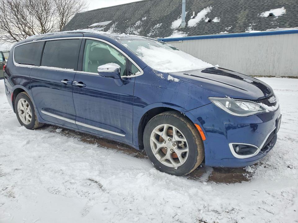 Photo 4 from auction – 2017 CHRYSLER PACIFICA with VIN 2C4RC1GG6HR785486