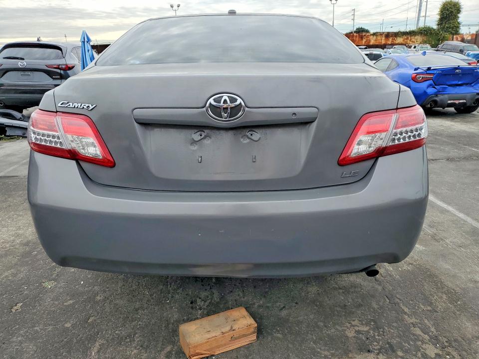 Photo 6 from auction – 2011 TOYOTA CAMRY with VIN 4T4BF3EK6BR113127