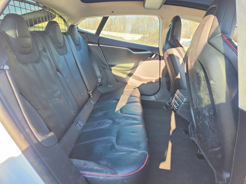 Photo 10 from auction – 2013 TESLA MODEL S with VIN 5YJSA1CP9DFP03351