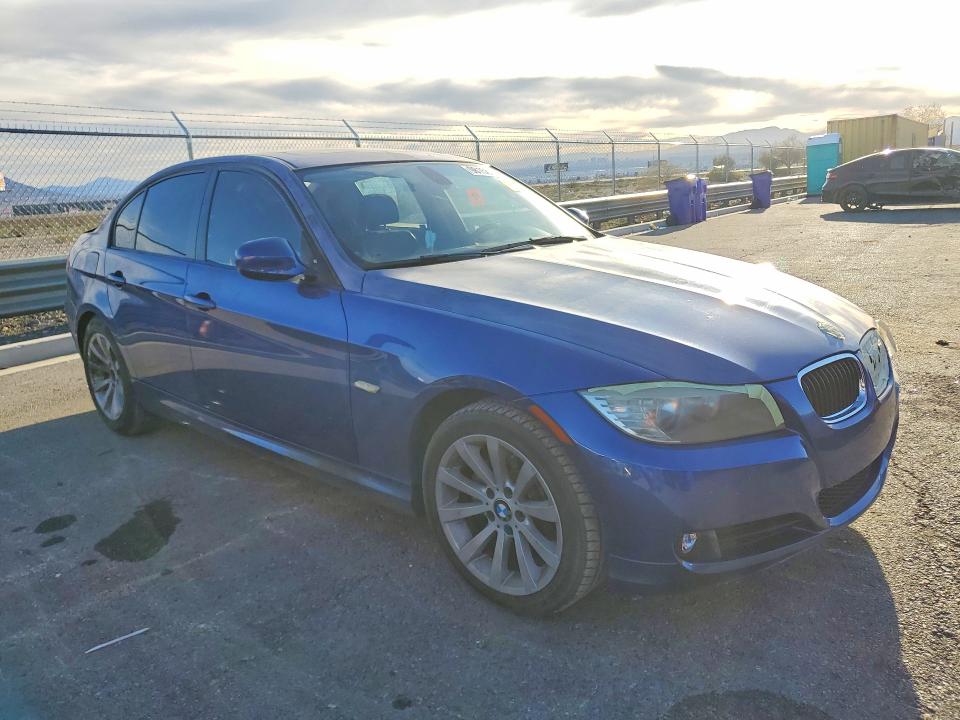 Photo 4 from auction – 2011 BMW 328 with VIN WBAPH5C53BA447900