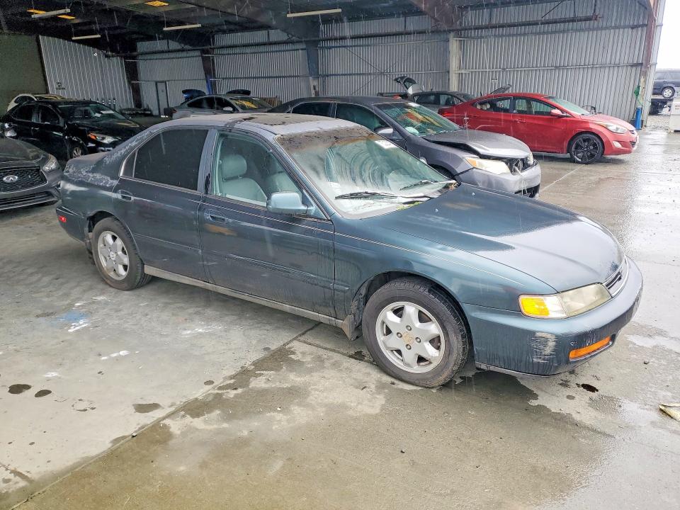 Photo 4 from auction – 1997 HONDA ACCORD with VIN 1HGCE6678VA014317