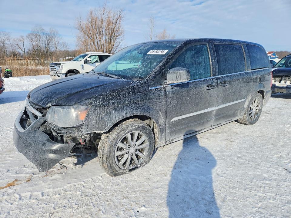 CHRYSLER TOWN & COU 2016 with VIN 2C4RC1HG0GR159980 - Photo from auction