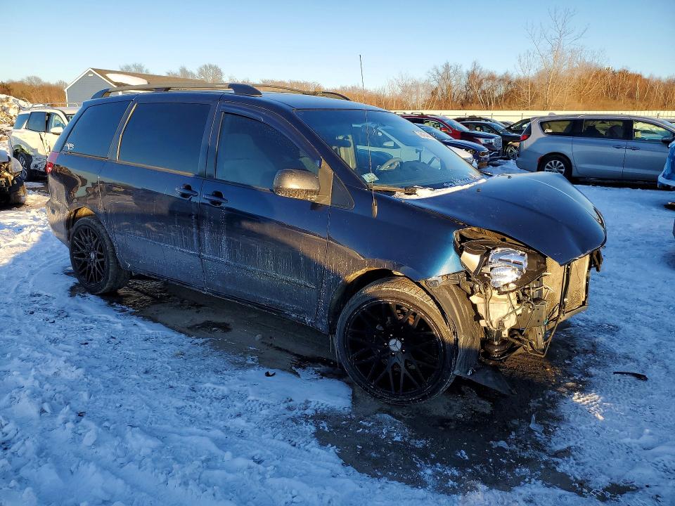 Photo 4 from auction – 2005 TOYOTA SIENNA with VIN 5TDZA23C35S244221