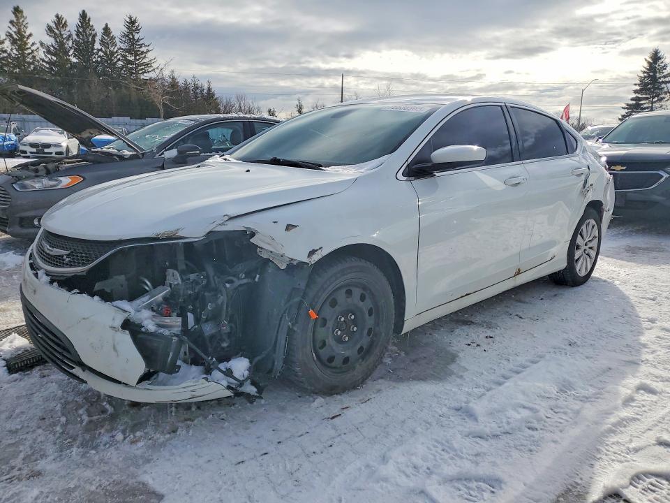 CHRYSLER 200 2015 with VIN 1C3CCCFBXFN593283 - Photo from auction