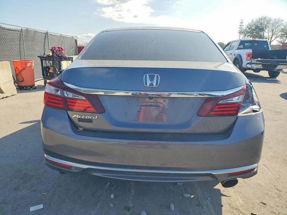 Photo 6 from auction – 2017 HONDA ACCORD with VIN 1HGCR2F39HA192252